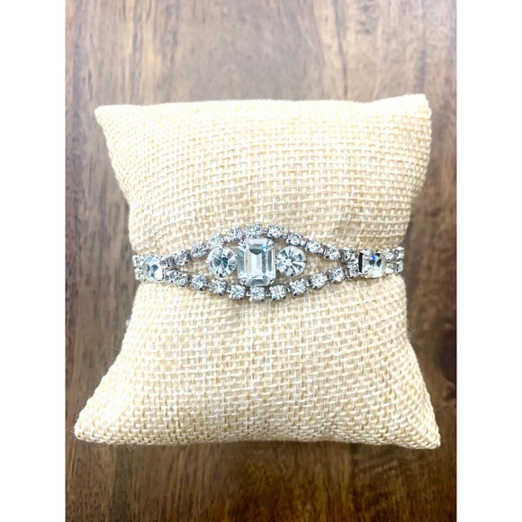 Vintage Signed Kramer Rhinestone Tennis Bracelet EUC - Picture 10 of 10